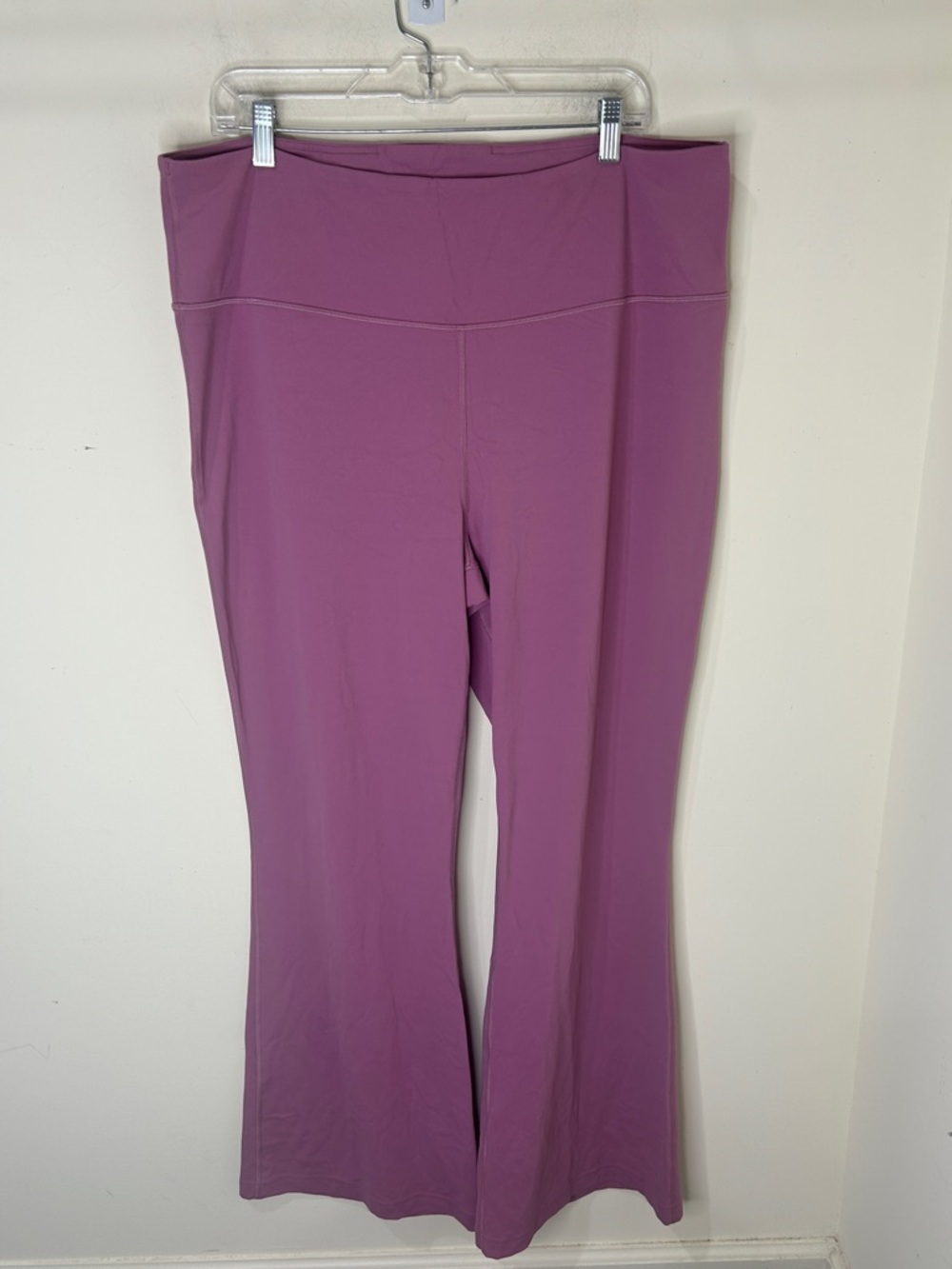 Lululemon Groove Super-High-Rise Flared Pant Nulu Velvet Dust Pink/Lilac Size 20 - Picture 16 of 16